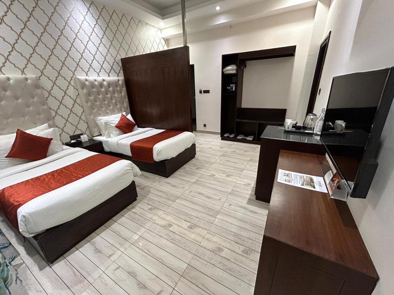Hotel The Orchid Shimla Zewnętrze zdjęcie